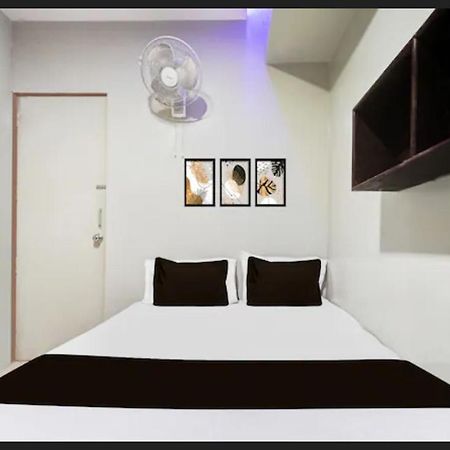 Selfie Rooms Surat Exterior foto